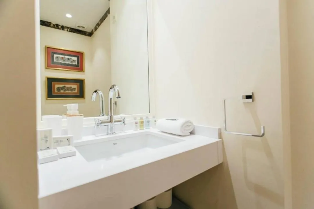 New With Height- 2Bd 1Bth- Pajaritos Apartment Seville 0*,