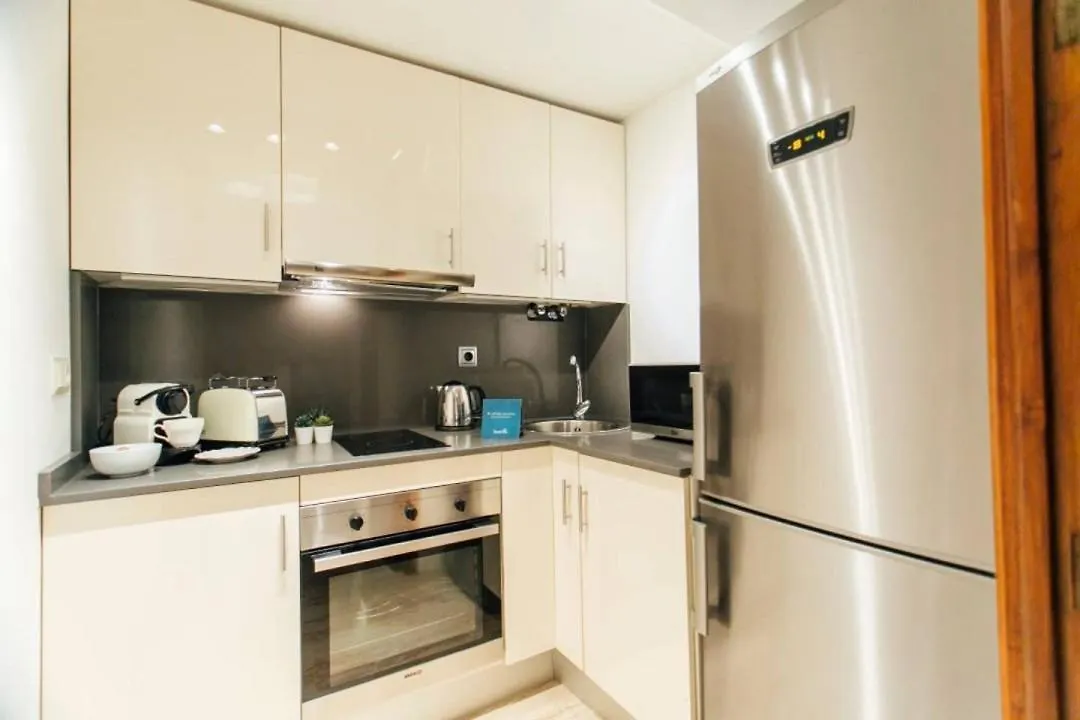 New With Height- 2Bd 1Bth- Pajaritos Apartment Seville